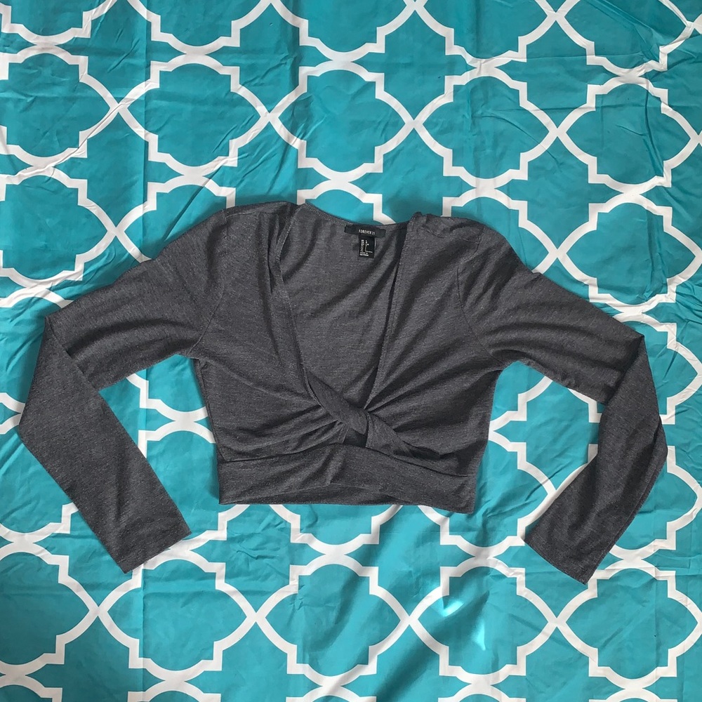 ‼️DEAL‼️ Forever 21 - Cropped Shirt